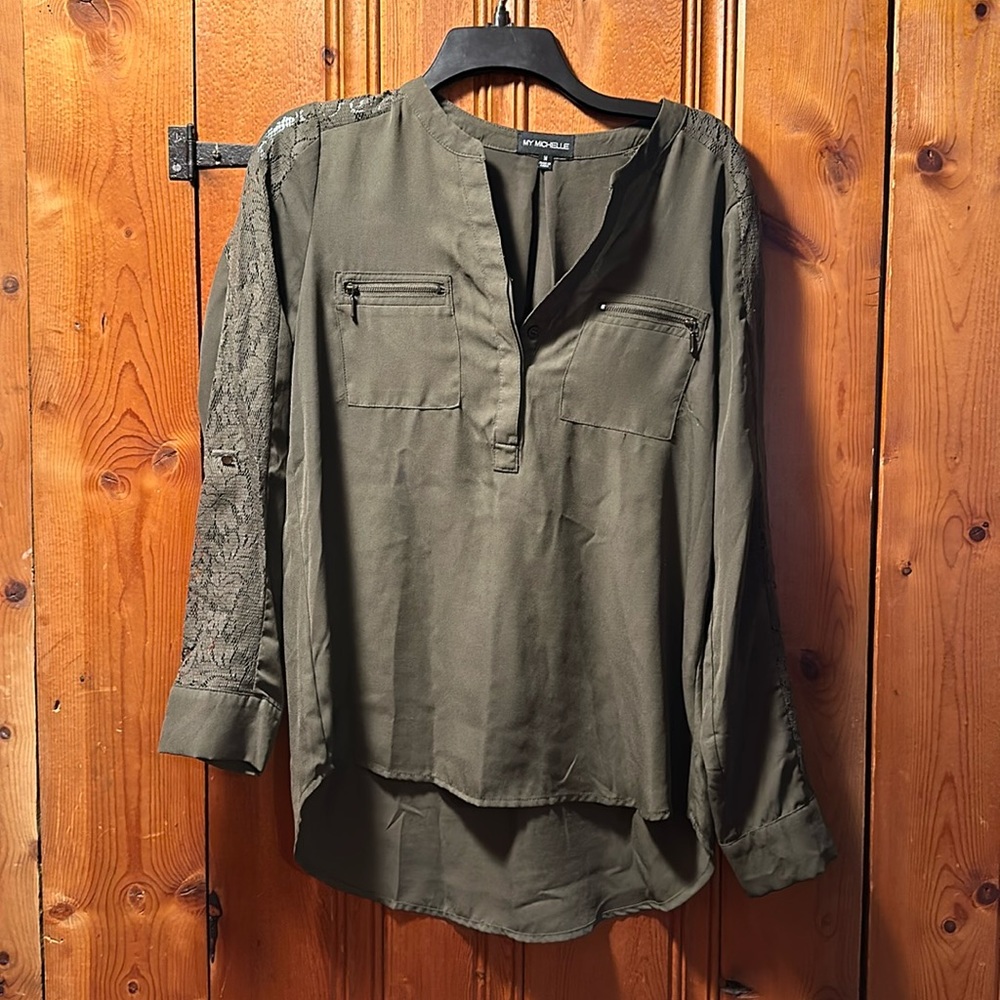 Women’s Dressy Blouse